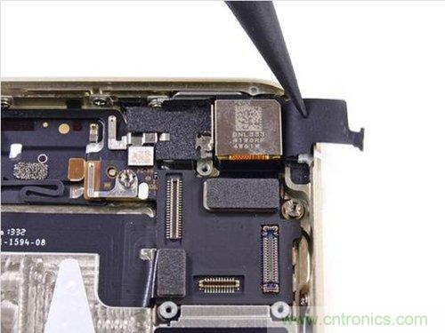 土豪金iPhone 5S拆解：內(nèi)部結(jié)構(gòu)升級，維修難度增加