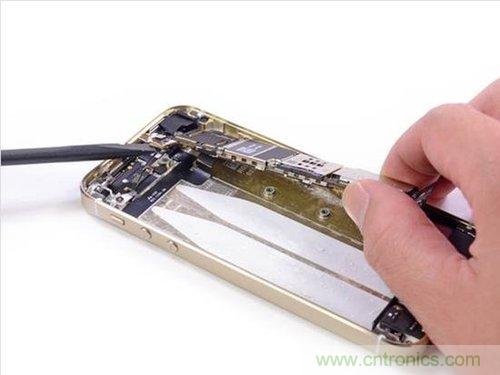 土豪金iPhone 5S拆解：內(nèi)部結(jié)構(gòu)升級，維修難度增加