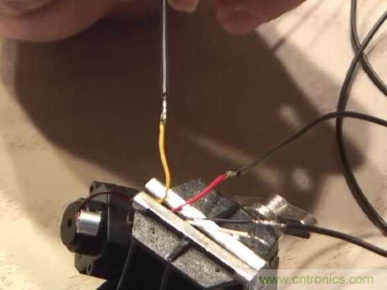 DIY：40刀，教你自制能“偷拍”的太陽鏡