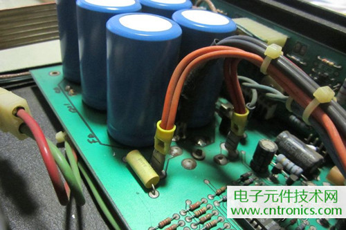 用料很給力！專(zhuān)業(yè)后級(jí)功放美國(guó)高峰FA1201拆解