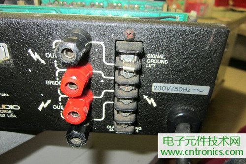用料很給力！專(zhuān)業(yè)后級(jí)功放美國(guó)高峰FA1201拆解