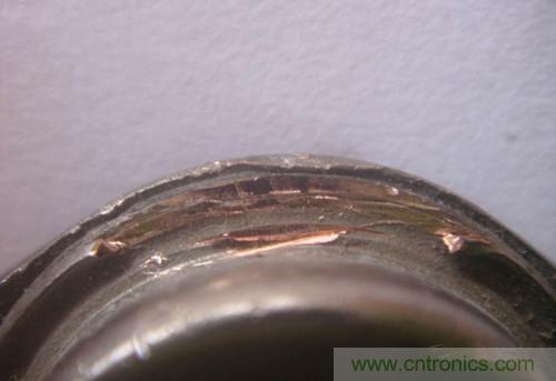 暴力拆解對(duì)比:進(jìn)口金封三極管VS國產(chǎn)金封三極管
