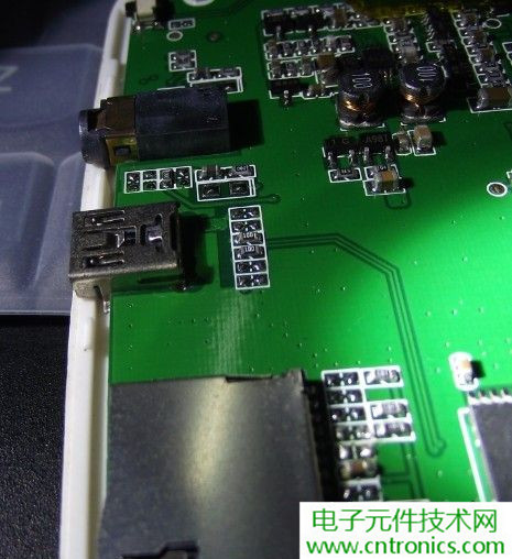 探秘電子紙！一款電紙書的電子墨水屏拆解