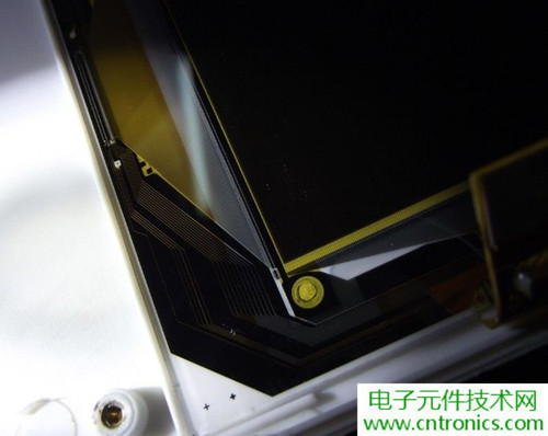 探秘電子紙！一款電紙書的電子墨水屏拆解
