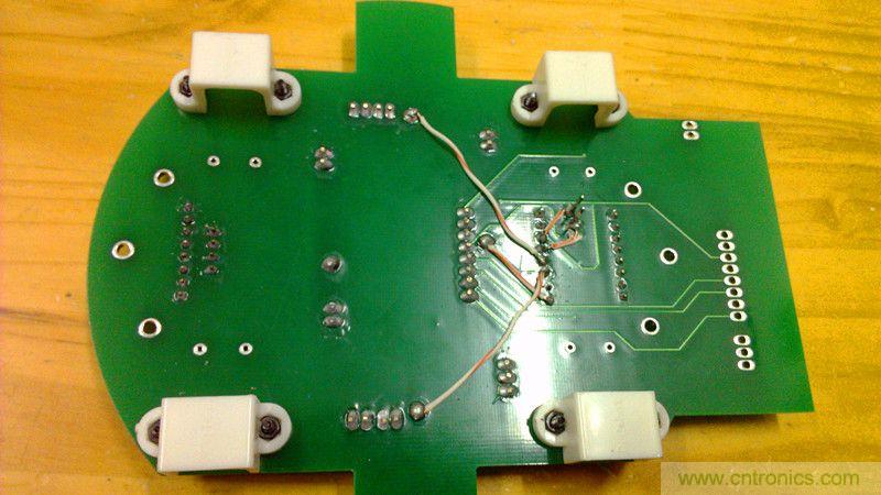 多圖殺貓！PCB版藍牙智能小車DIY