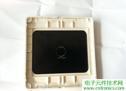 一款觸控開關(guān)拆解，做工不錯(cuò)