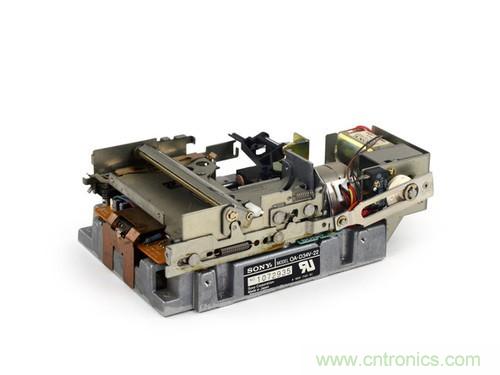 拆！古董級(jí)Macintosh 128K電腦