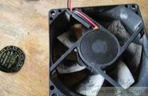 創(chuàng)意DIY！迷你風(fēng)力發(fā)電機(jī)！
