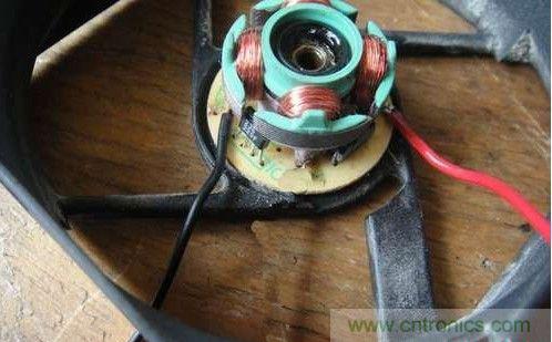 創(chuàng)意DIY！迷你風(fēng)力發(fā)電機(jī)！