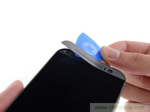 牛人強(qiáng)拆！新HTC One(M8)真機(jī)精密做工難修理