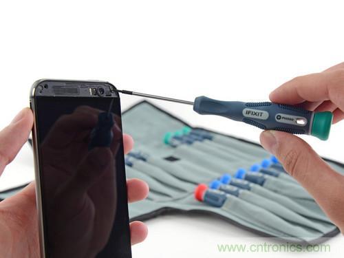 牛人強(qiáng)拆！新HTC One(M8)真機(jī)精密做工難修理