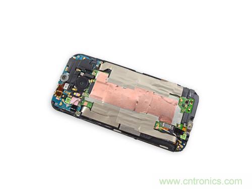 牛人強(qiáng)拆！新HTC One(M8)真機(jī)精密做工難修理