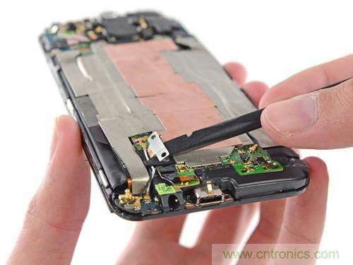 牛人強(qiáng)拆！新HTC One(M8)真機(jī)精密做工難修理