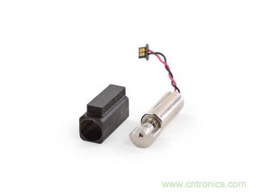 牛人強(qiáng)拆！新HTC One(M8)真機(jī)精密做工難修理