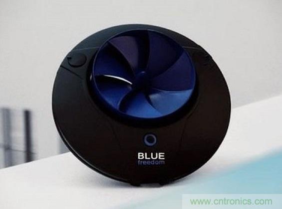 圖4：Blue Freedom是一種“微型水力發(fā)電廠”，能用利用流動(dòng)的水來(lái)為便攜設(shè)備充電。