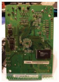 圖3：WPS54G打印服務(wù)器電路板背面。