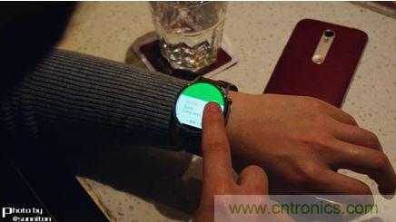Moto 360 二代:“精益求精”的細節(jié)仍無法彌補功能的缺失