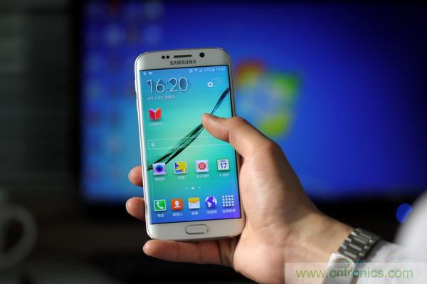 三星S6 Edge+拆解：比S6 Edge加在哪里？