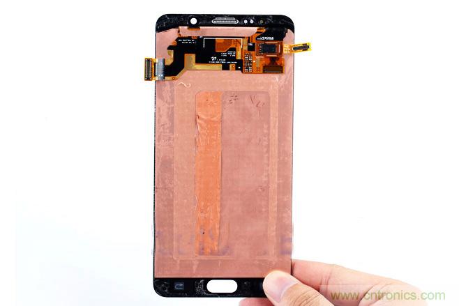 Galaxy Note5拆解，與S系列差距日漸模糊