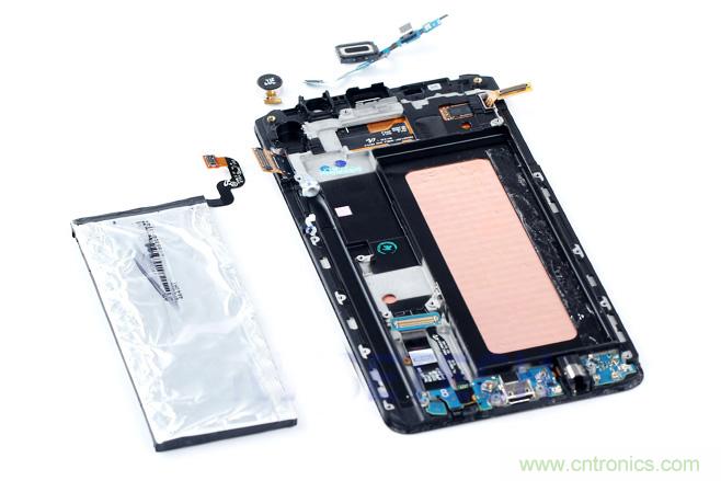 Galaxy Note5拆解，與S系列差距日漸模糊