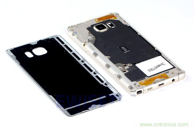 Galaxy Note5拆解，與S系列差距日漸模糊