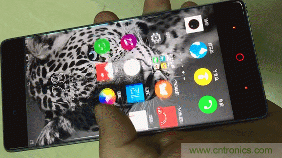無(wú)邊框的 nubia Z9 ，一款既有驚喜，又有驚艷的智能手機(jī)