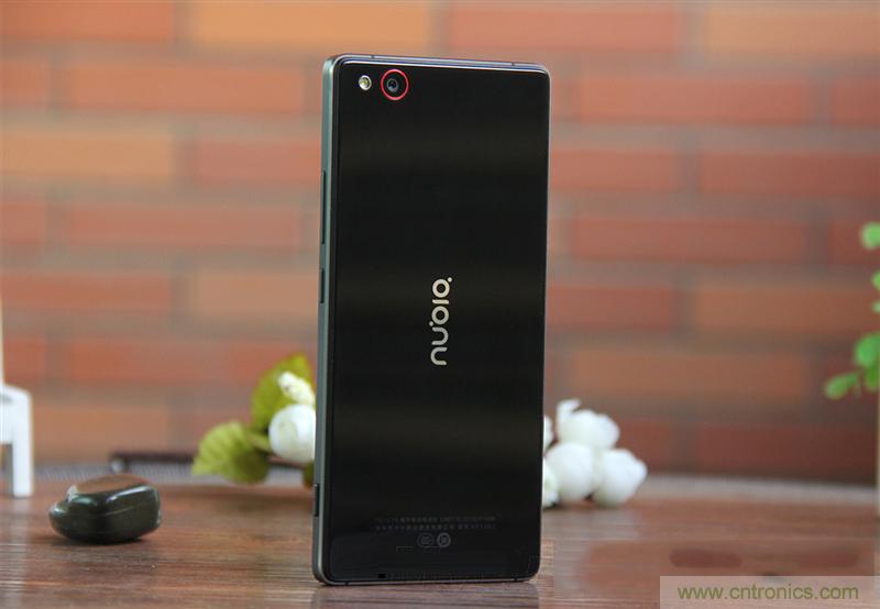無(wú)邊框的 nubia Z9 ，一款既有驚喜，又有驚艷的智能手機(jī)