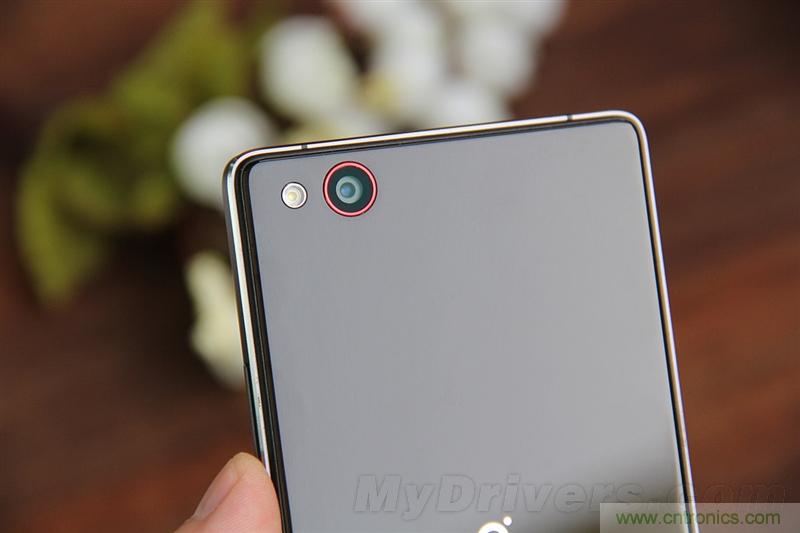 無(wú)邊框的 nubia Z9 ，一款既有驚喜，又有驚艷的智能手機(jī)