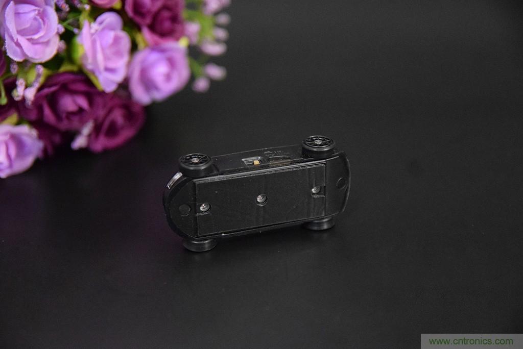 虛擬與現(xiàn)實相結合的飛車游戲，讓你體驗速度與激情的碰撞！