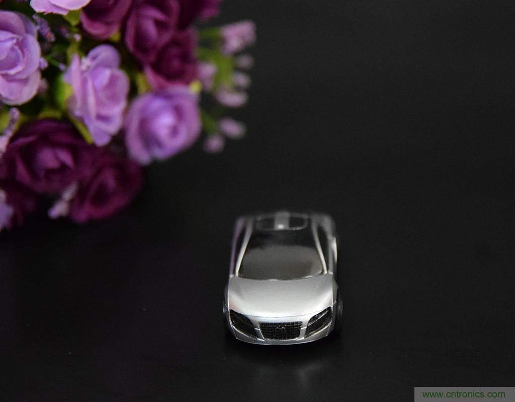 虛擬與現(xiàn)實相結合的飛車游戲，讓你體驗速度與激情的碰撞！
