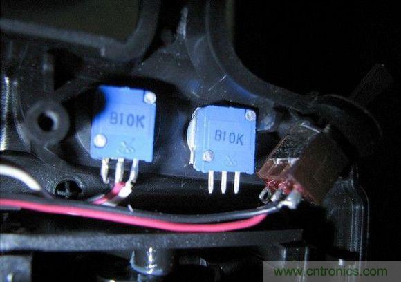 無人機 DIY 制作全過程，酷得不要不要的！