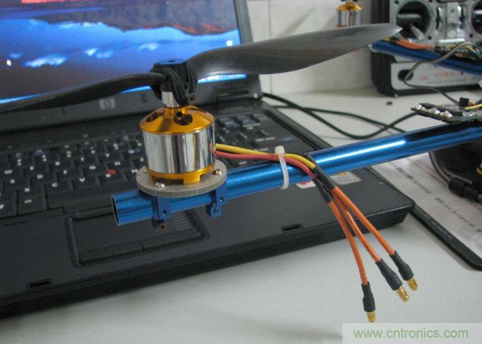 無人機 DIY 制作全過程，酷得不要不要的！