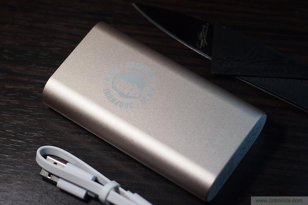 移動電源也玩雙引擎？快到你想象不到