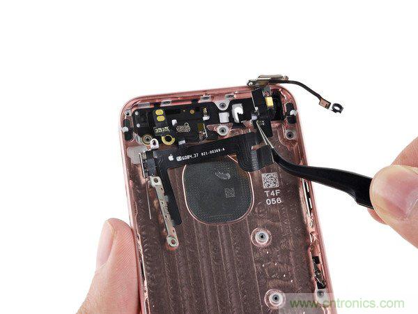 有什么地方沒有變？iPhone SE真機拆解
