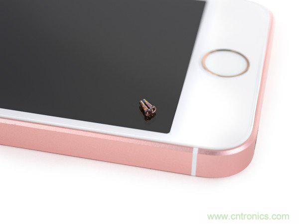 有什么地方沒有變？iPhone SE真機拆解