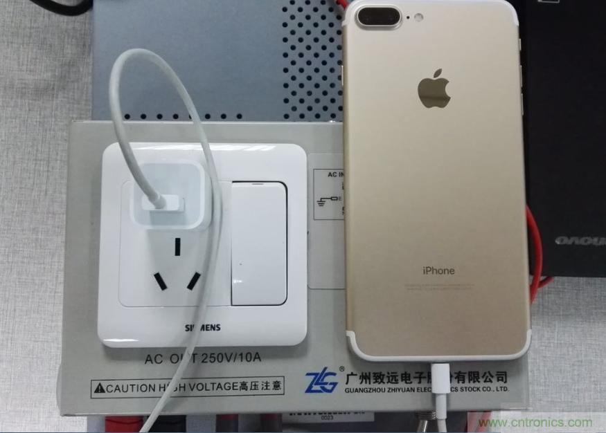 “瘋7”手機充電實測：為何沿用傳統(tǒng)充電模式？